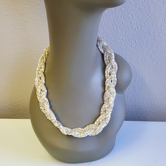 unbranded Jewelry - Silvertone‎ bling necklace